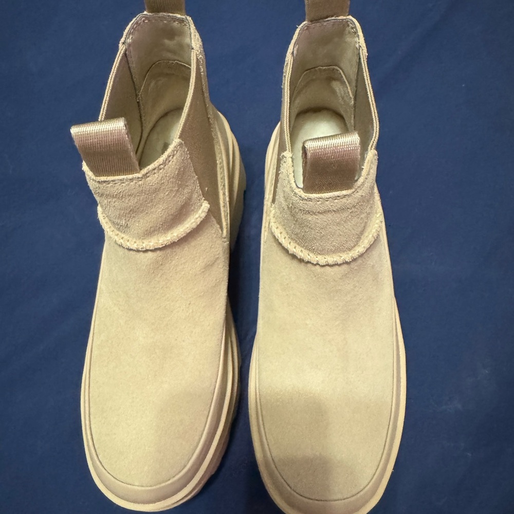 Womens UGG Brisbane Chelsea Boots Size 7.5